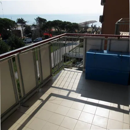Colourful Modern By The Sea Apartment Porto Santa Margherita di Caorle